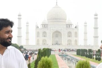 Taj Mahal and Agra Tour by Superfast Train